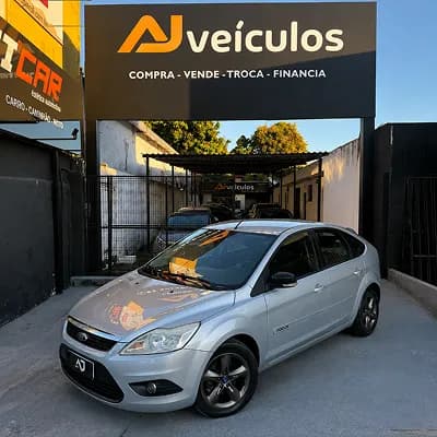 Ford Focus HC 2.0 2012, destaque da semana na AJ Veículos