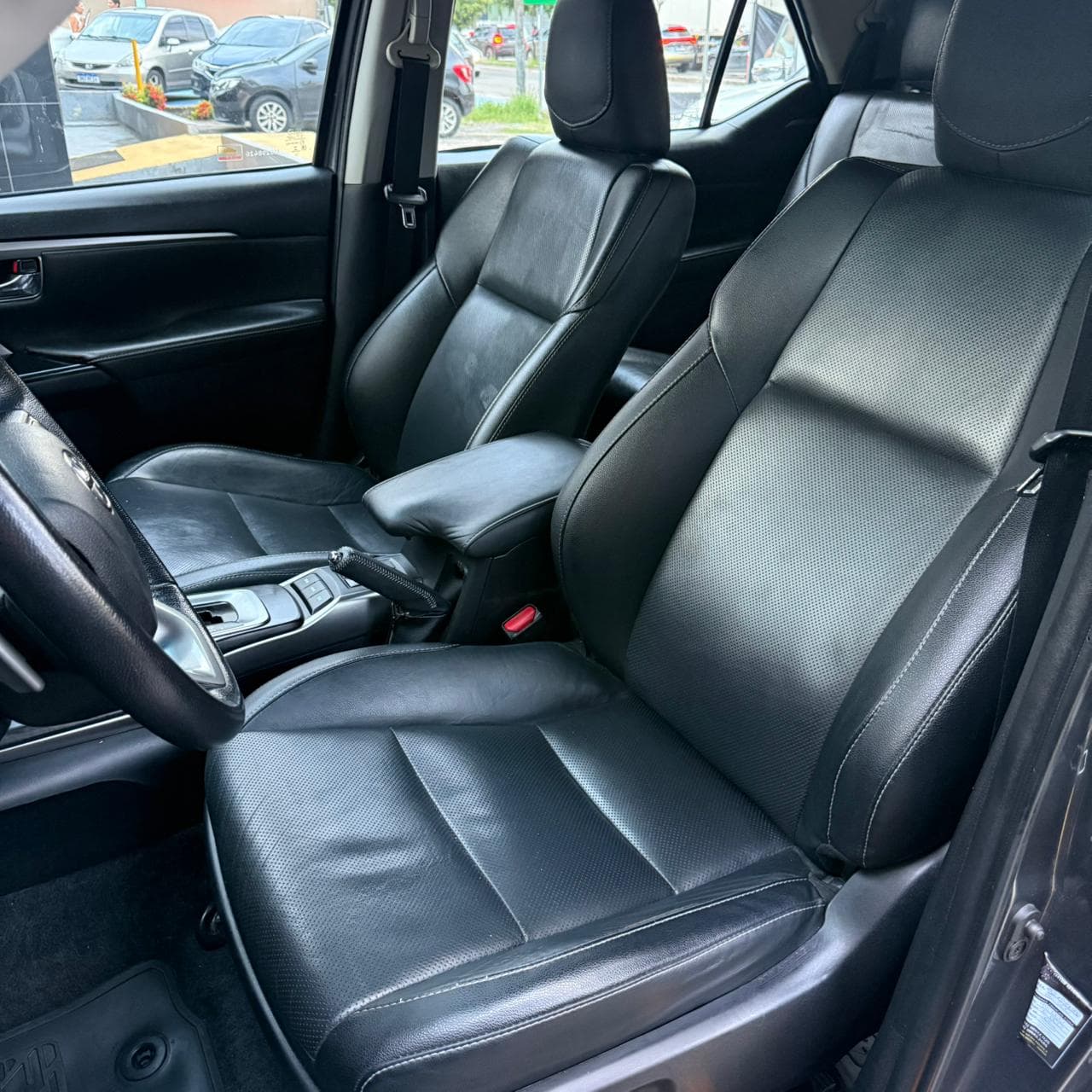 Toyota Hilux SRX 2021 à venda na AJ Veículos em Fortaleza — foto 8 de 11