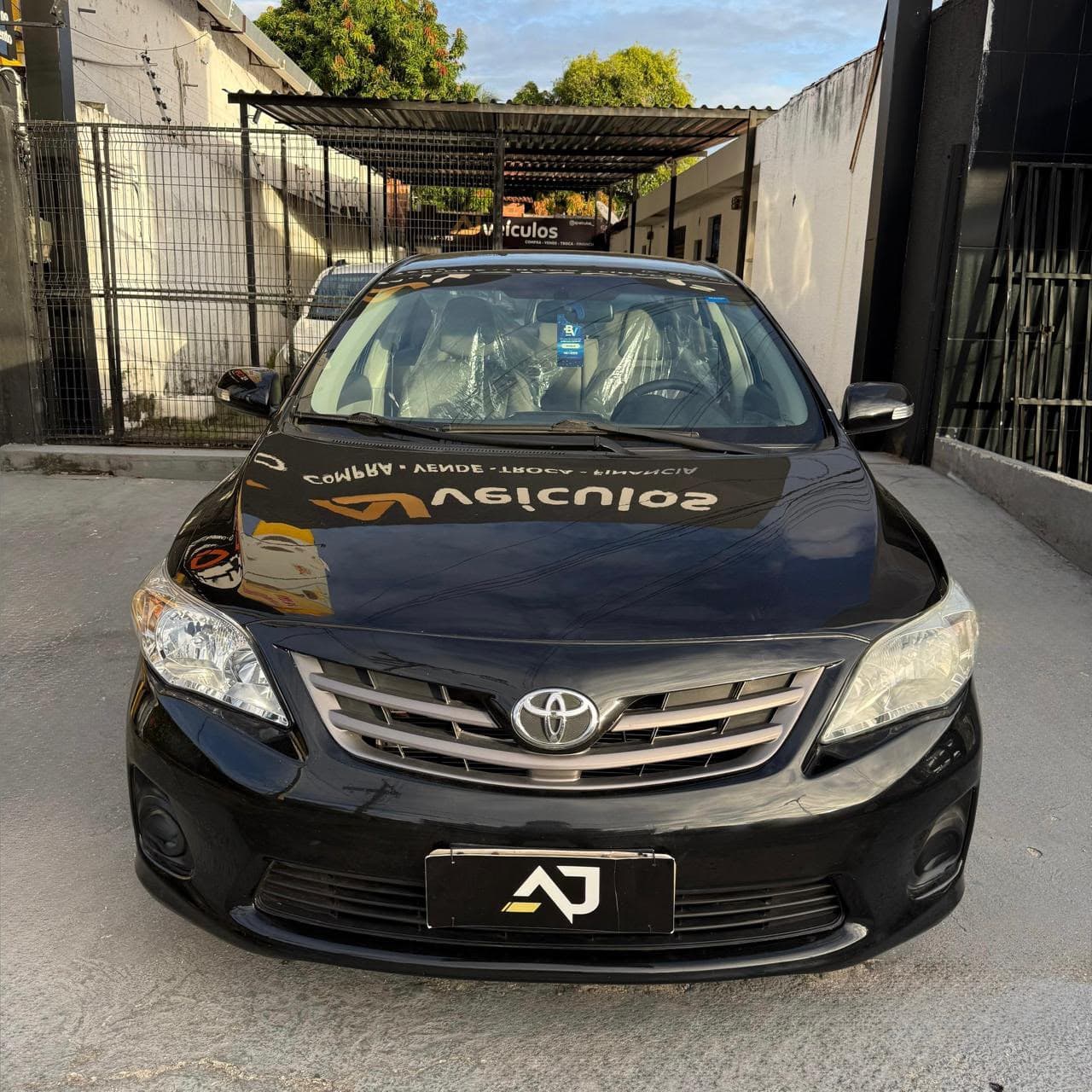 Toyota Corolla GLi 2014 à venda na AJ Veículos em Fortaleza — foto 3 de 8