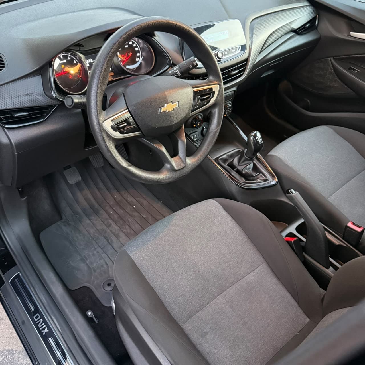 Chevrolet Onix 2022 à venda na AJ Veículos em Fortaleza — foto 5 de 11
