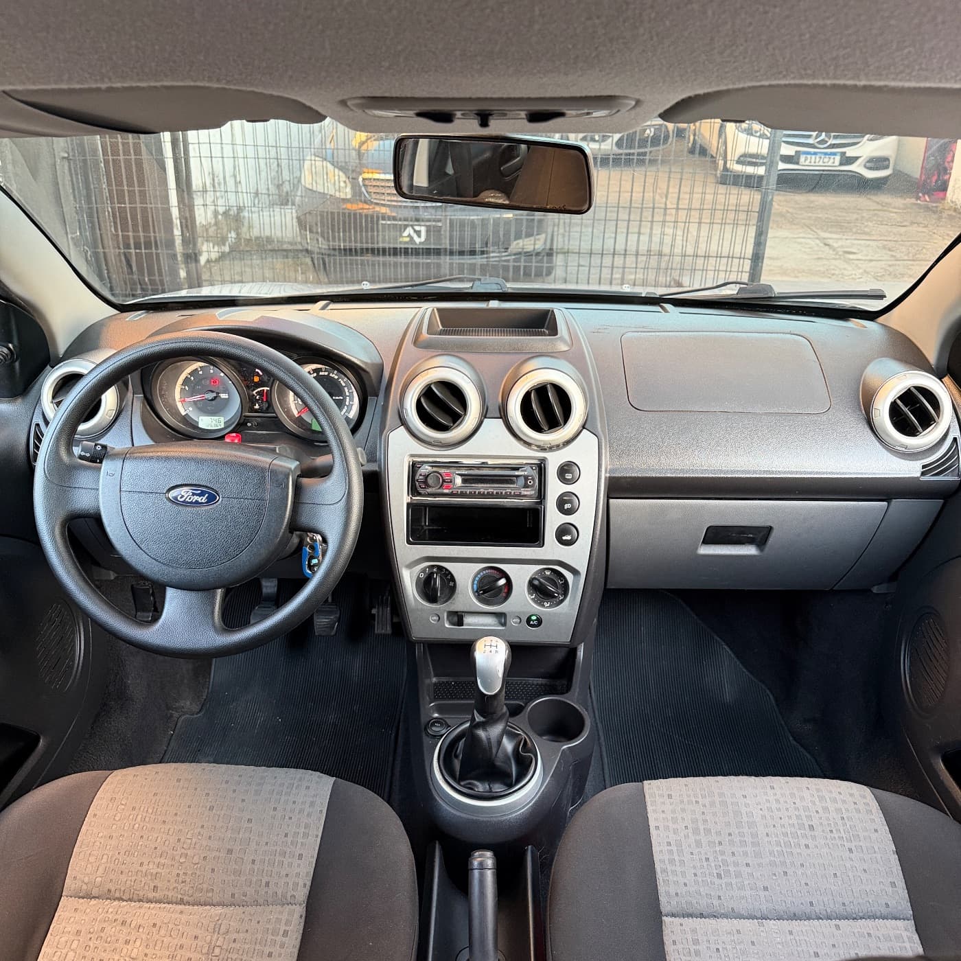 Ford Fiesta sedan 1.6 2011 à venda na AJ Veículos em Fortaleza — foto 8 de 10