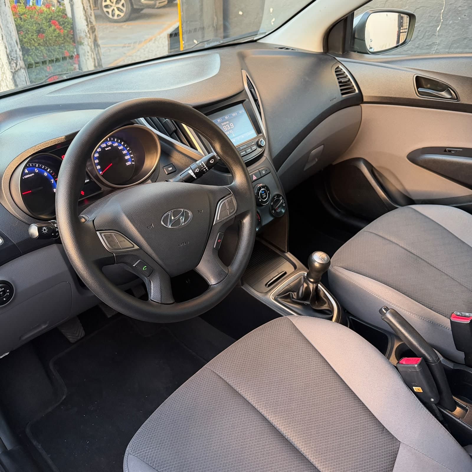 Hyundai Hb20s Confort plus 2018 à venda na AJ Veículos em Fortaleza — foto 7 de 7